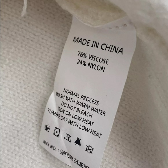 Simplee White Pom Pom Knit Sweater Chic Textured Cozy Winter Pullover. - Picture 6 of 8